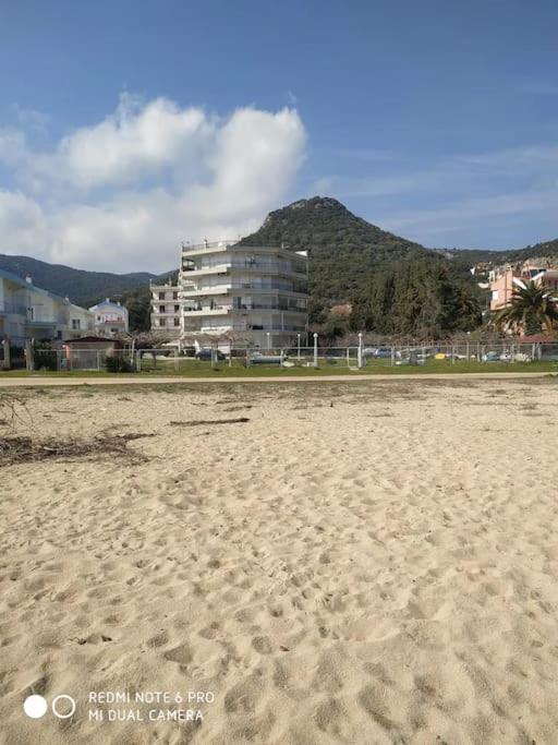 Nia'S Apartment By The Sea Nea Iraklitsa 外观 照片